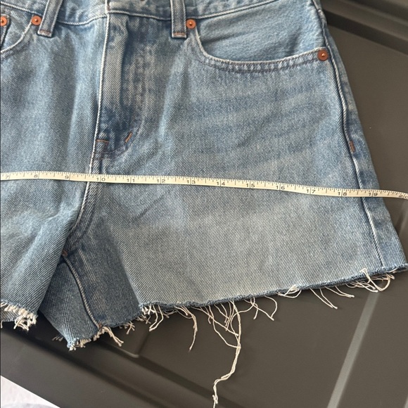 Madewell cutoff jean shorts.  Relaxed fit NWT
Size 26 - Picture 6 of 6